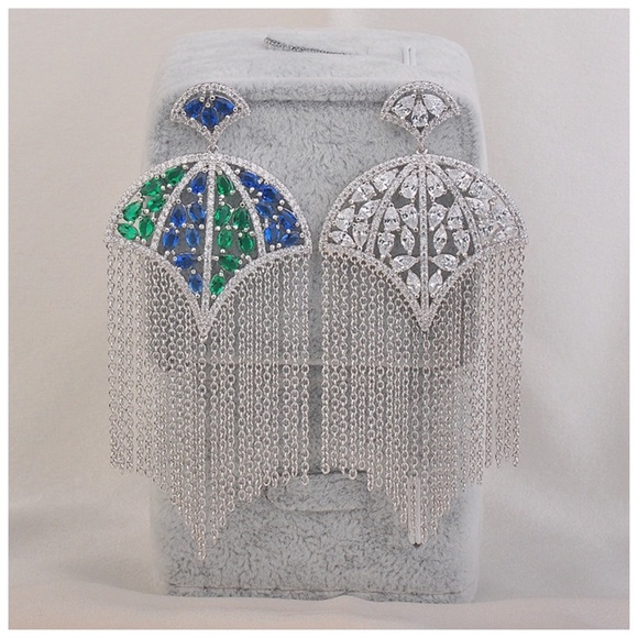 Swarovski Crystals The Nayila Earrings - Picture 5 of 6